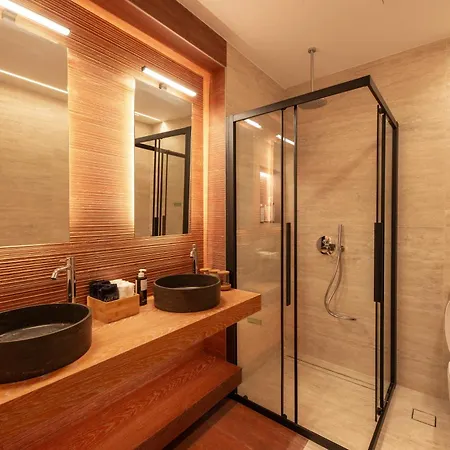 Penelope & Odysseus Luxury Suites, Historic Nearchou, Neoclassical Charm In Chania * 하니아
