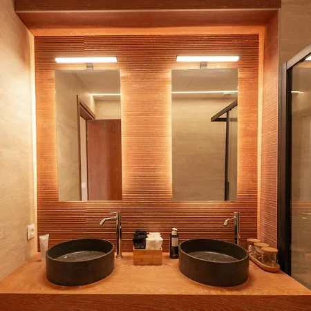 Penelope & Odysseus Luxury Suites, Historic Nearchou, Neoclassical Charm In Chania *