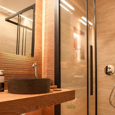 아파트 Penelope & Odysseus Luxury Suites, Historic Nearchou, Neoclassical Charm In Chania *