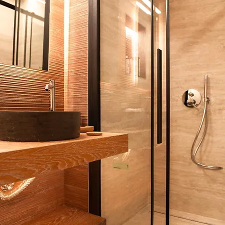 Penelope & Odysseus Luxury Suites, Historic Nearchou, Neoclassical Charm In Chania 아파트 *