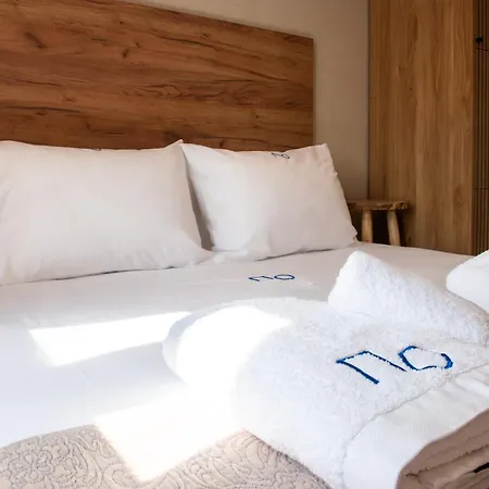 דירה Penelope & Odysseus Luxury Suites, Historic Nearchou, Neoclassical Charm In Chania *