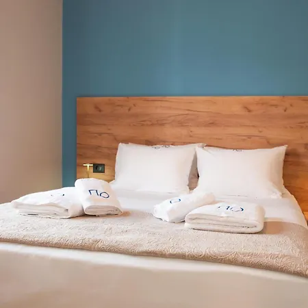 Penelope & Odysseus Luxury Suites, Historic Nearchou, Neoclassical Charm In Chania 아파트