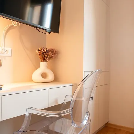 Penelope & Odysseus Luxury Suites, Historic Nearchou, Neoclassical Charm In Chania