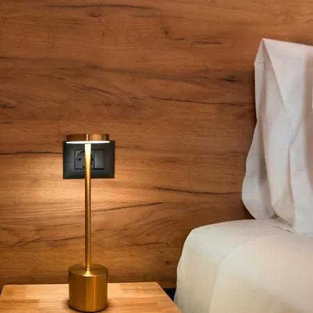 아파트 Penelope & Odysseus Luxury Suites, Historic Nearchou, Neoclassical Charm In Chania