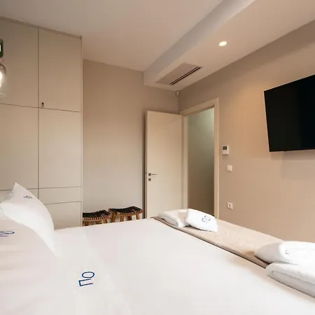 아파트 Penelope & Odysseus Luxury Suites, Historic Nearchou, Neoclassical Charm In Chania