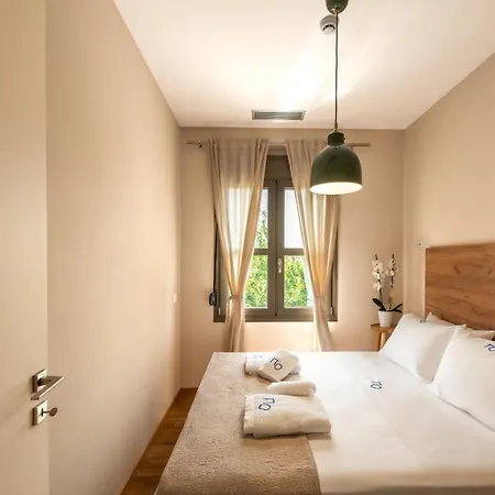 Penelope & Odysseus Luxury Suites, Historic Nearchou, Neoclassical Charm In Chania * 하니아
