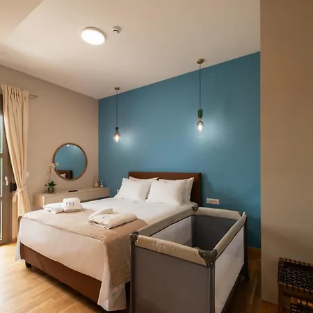 Penelope & Odysseus Luxury Suites, Historic Nearchou, Neoclassical Charm In Chania * 하니아